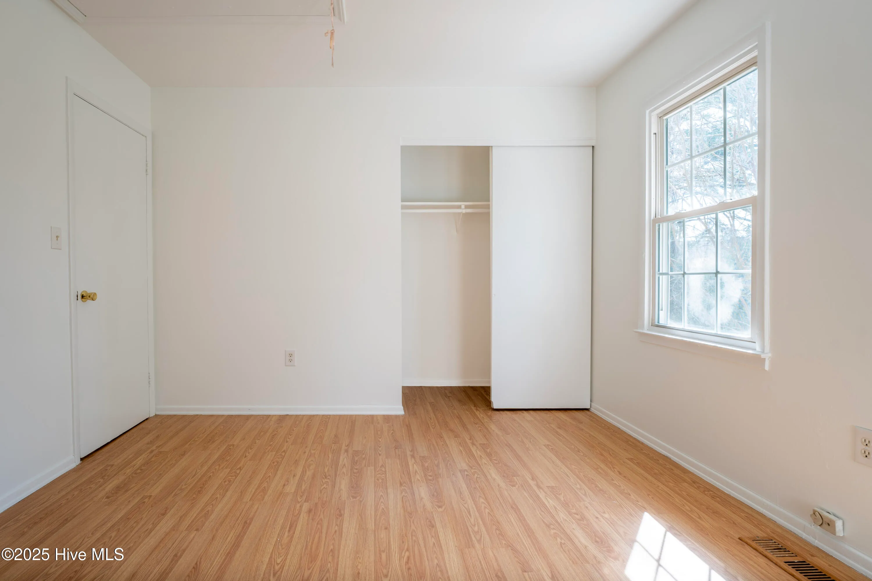 Wilmington, North Carolina 28403, United States, 2 Bedrooms Bedrooms, ,2 BathroomsBathrooms,Residential,Pending,24830