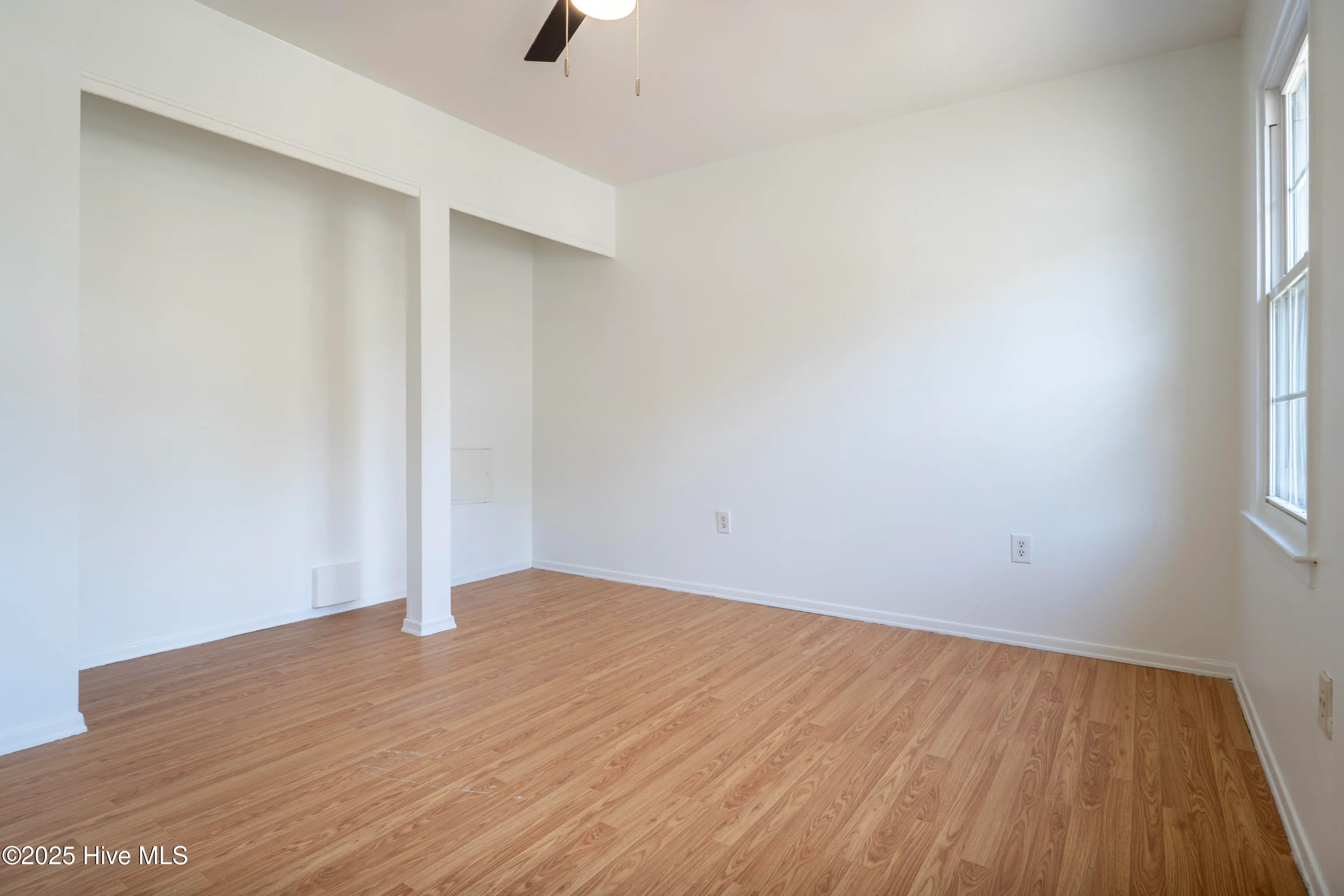 Wilmington, North Carolina 28403, United States, 2 Bedrooms Bedrooms, ,2 BathroomsBathrooms,Residential,Pending,24830