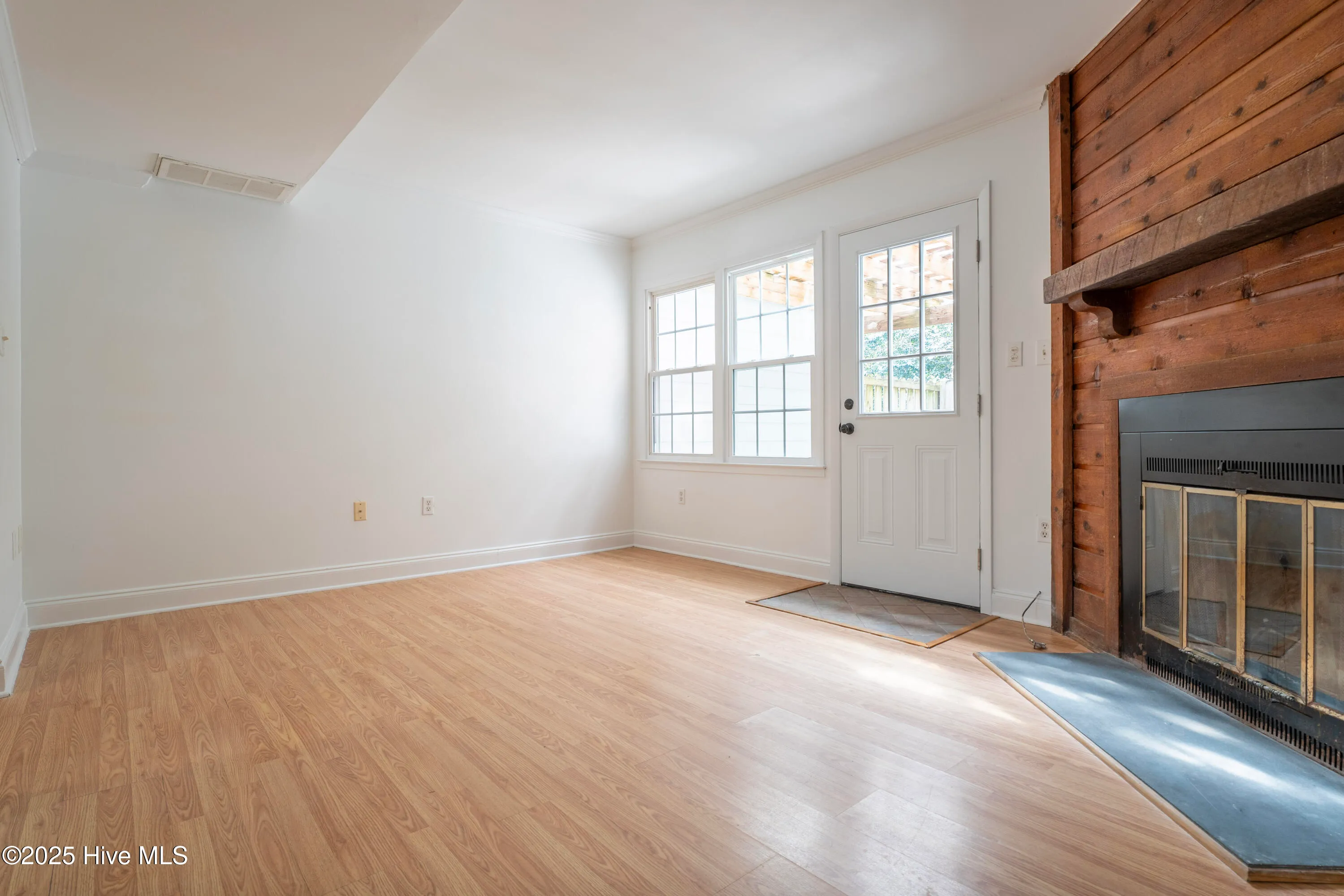 Wilmington, North Carolina 28403, United States, 2 Bedrooms Bedrooms, ,2 BathroomsBathrooms,Residential,Pending,24830