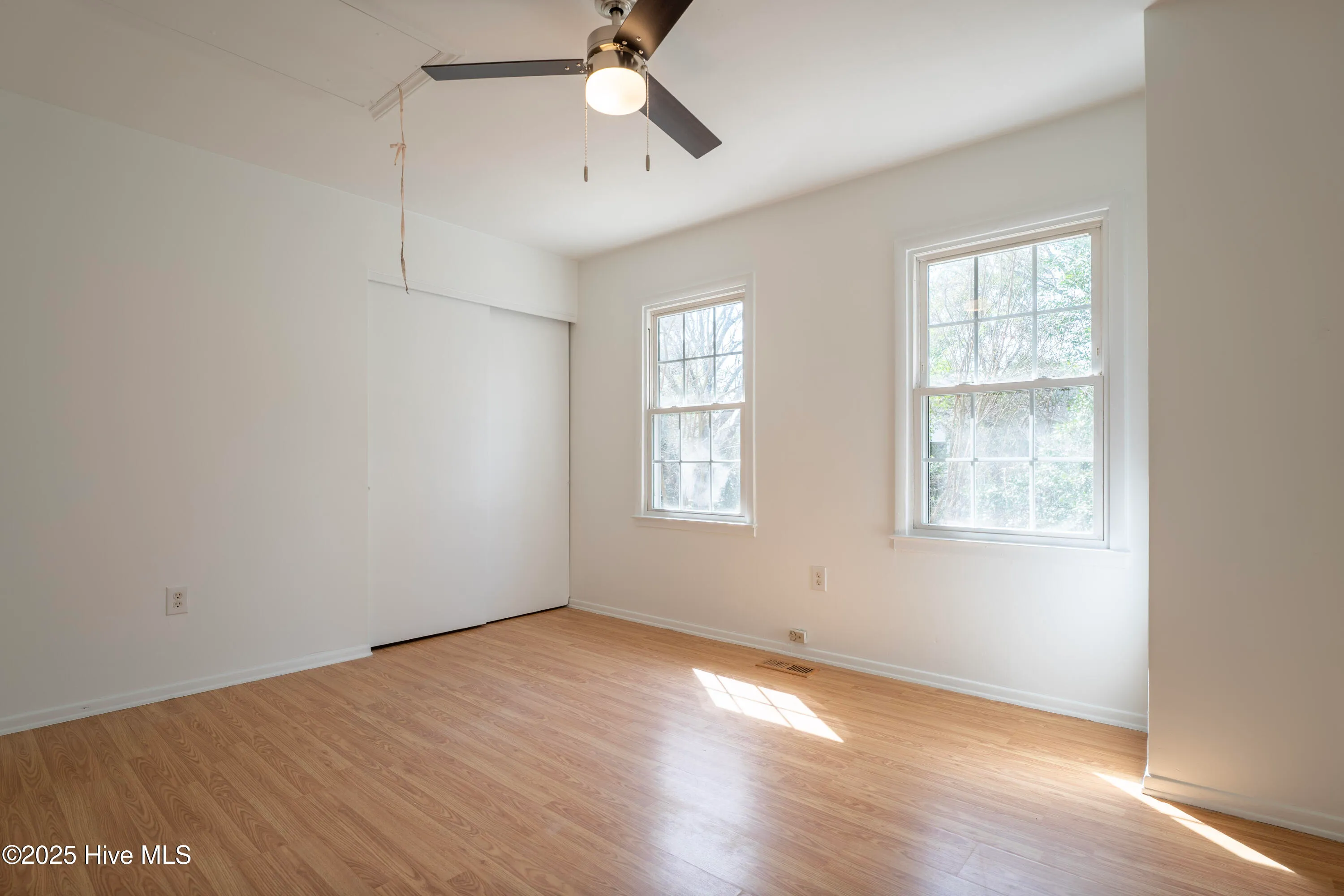 Wilmington, North Carolina 28403, United States, 2 Bedrooms Bedrooms, ,2 BathroomsBathrooms,Residential,Pending,24830