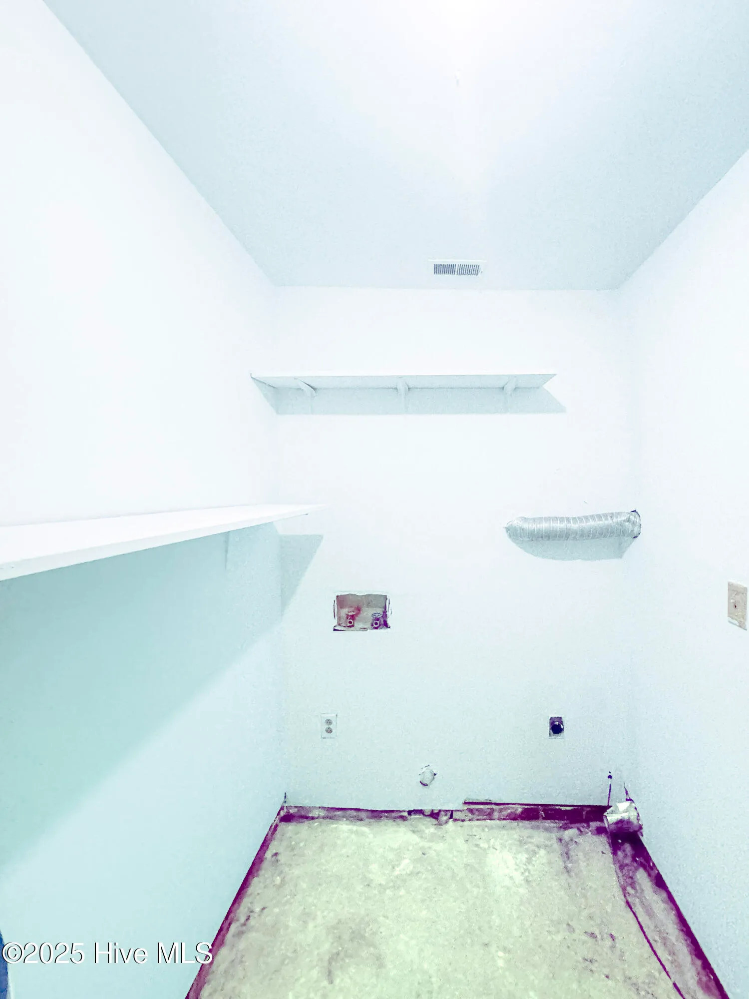 Wilmington, North Carolina 28403, United States, 2 Bedrooms Bedrooms, ,2 BathroomsBathrooms,Residential,Pending,24830