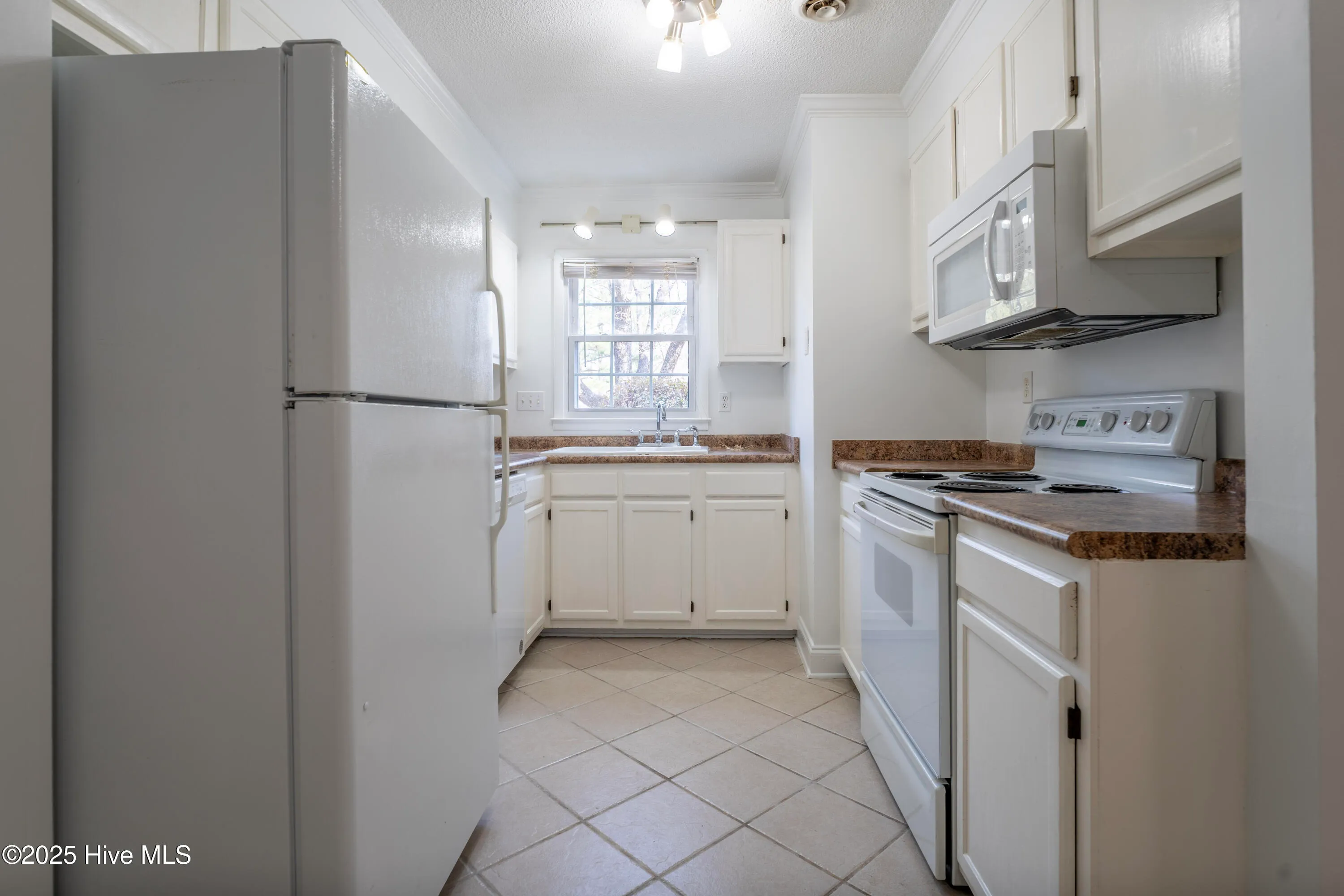 Wilmington, North Carolina 28403, United States, 2 Bedrooms Bedrooms, ,2 BathroomsBathrooms,Residential,Pending,24830