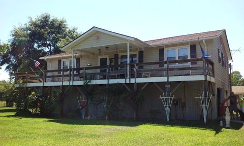 A home in Sneads Ferry