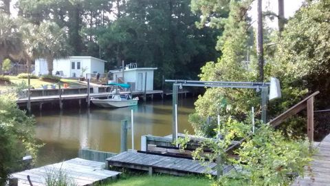 A home in Sneads Ferry