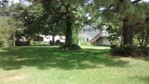 A home in Sneads Ferry