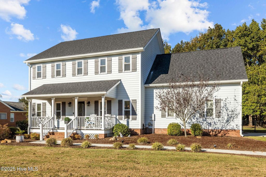 Photo of 1801 Clubhouse Drive, Morehead City, NC 28557 (MLS # 100535652)