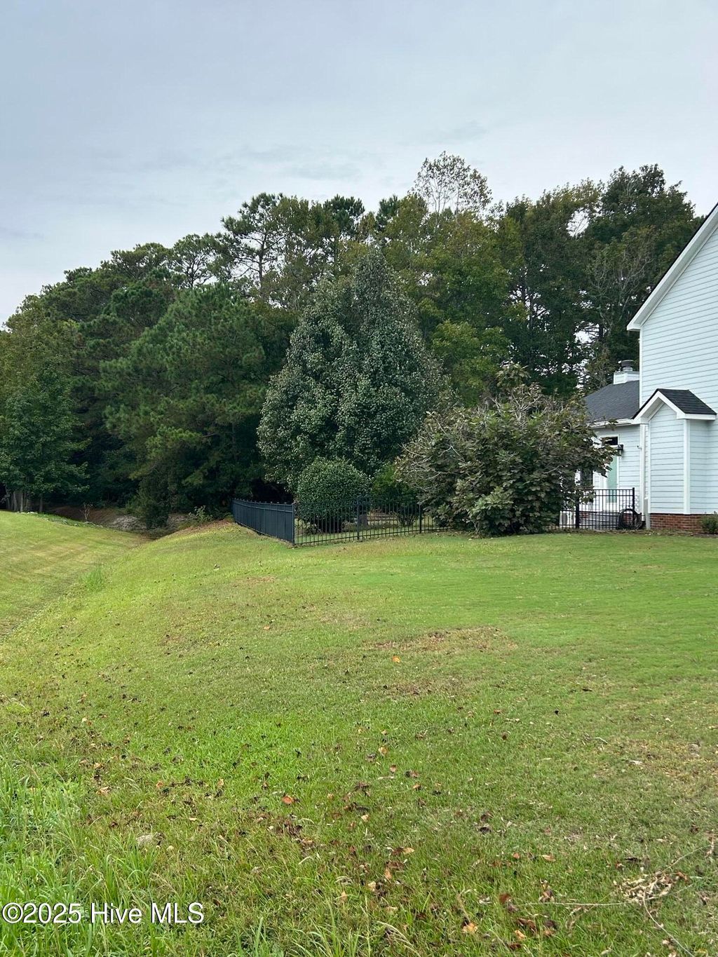 Photo of 1801 Clubhouse Drive, Morehead City, NC 28557 (MLS # 100535652)
