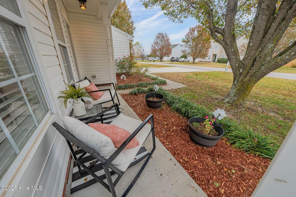 Photo of 142 Saint Andrews Road, Moyock, NC 27958 (MLS # 100542350)