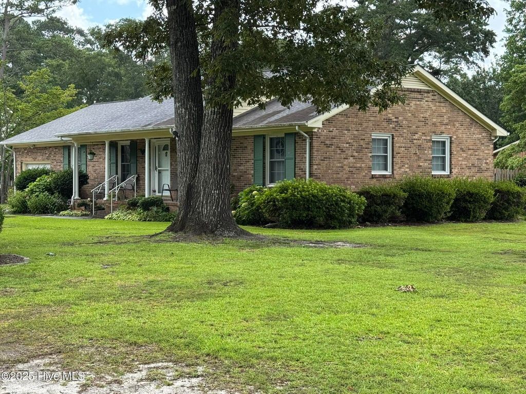 Photo of 6 Runningbranch Drive, Havelock, NC 28532 (MLS # 100518563)