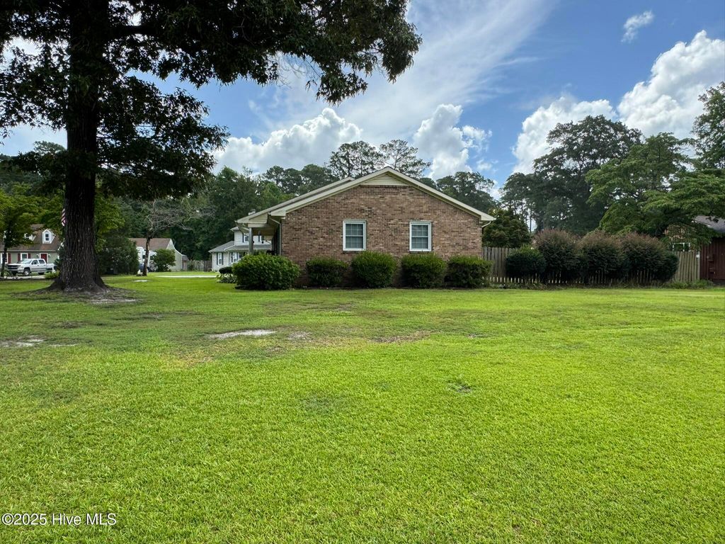 Photo of 6 Runningbranch Drive, Havelock, NC 28532 (MLS # 100518563)