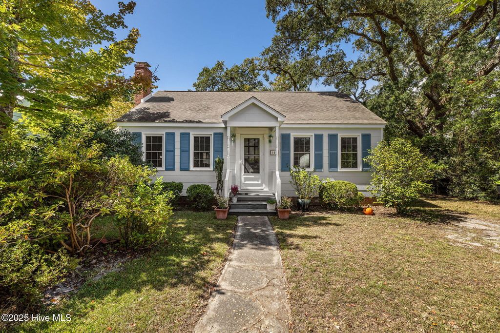 Photo of 117 Noyes Avenue, Morehead City, NC 28557 (MLS # 100532861)