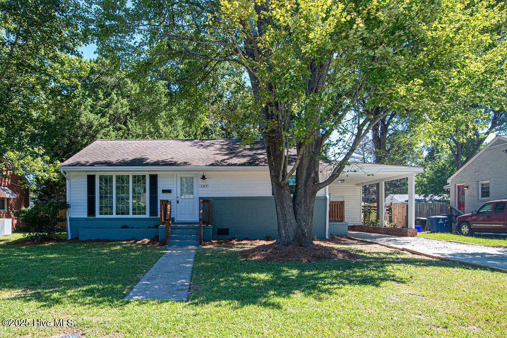 Photo of 107 Dogwood Drive, Jacksonville, NC 28540 (MLS # 100529265)