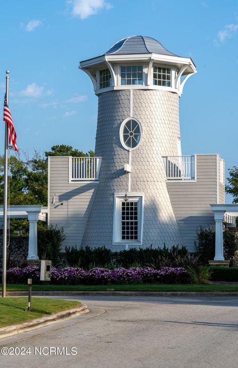 A home in Holly Ridge