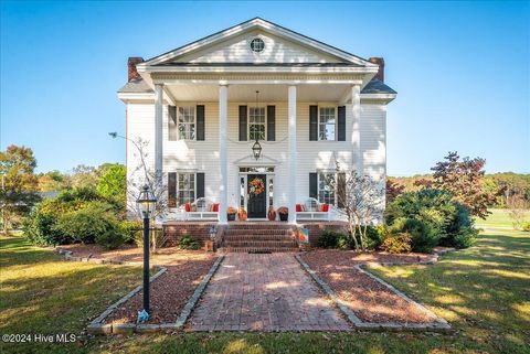 A home in Walstonburg