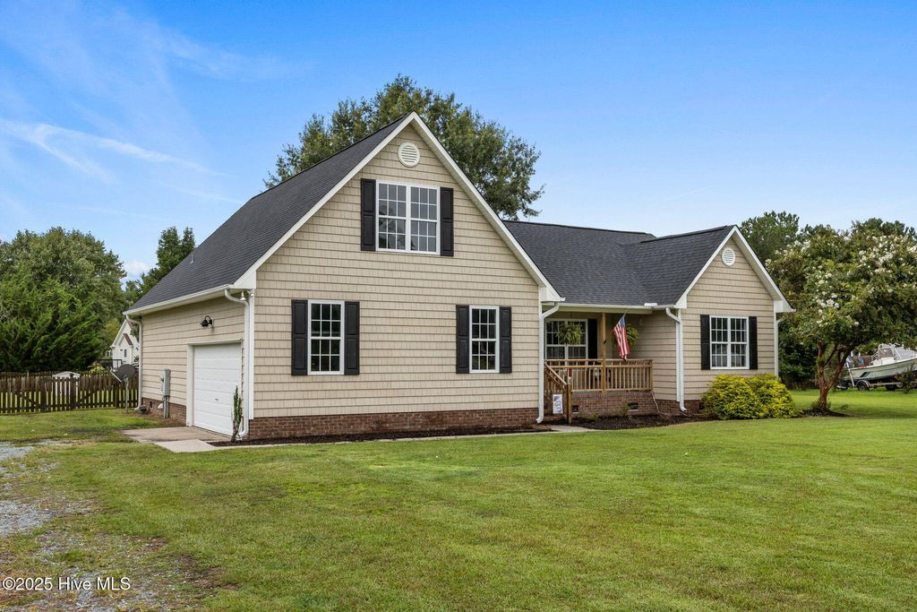 Photo of 313 Oakmont Drive, Hampstead, NC 28443 (MLS # 100524664)