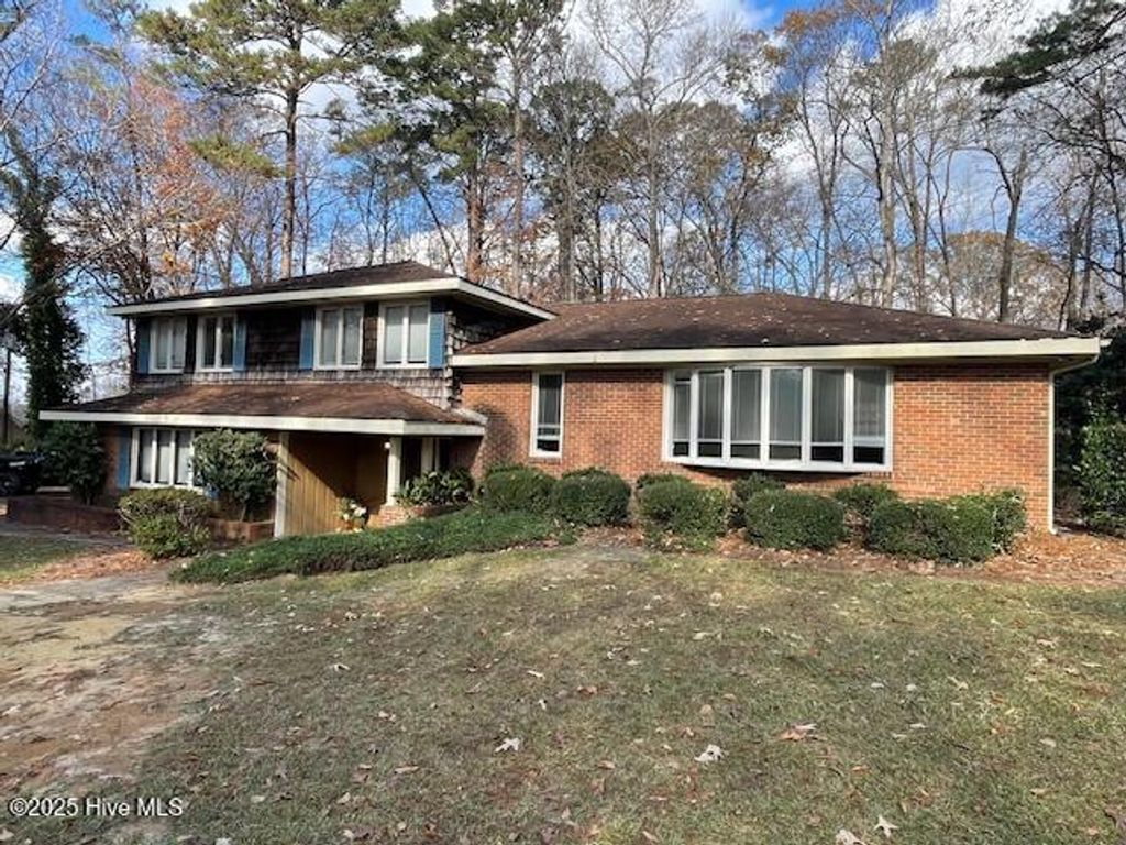 Photo of 504 Scout Lane, Elizabethtown, NC 28337 (MLS # 100543836)