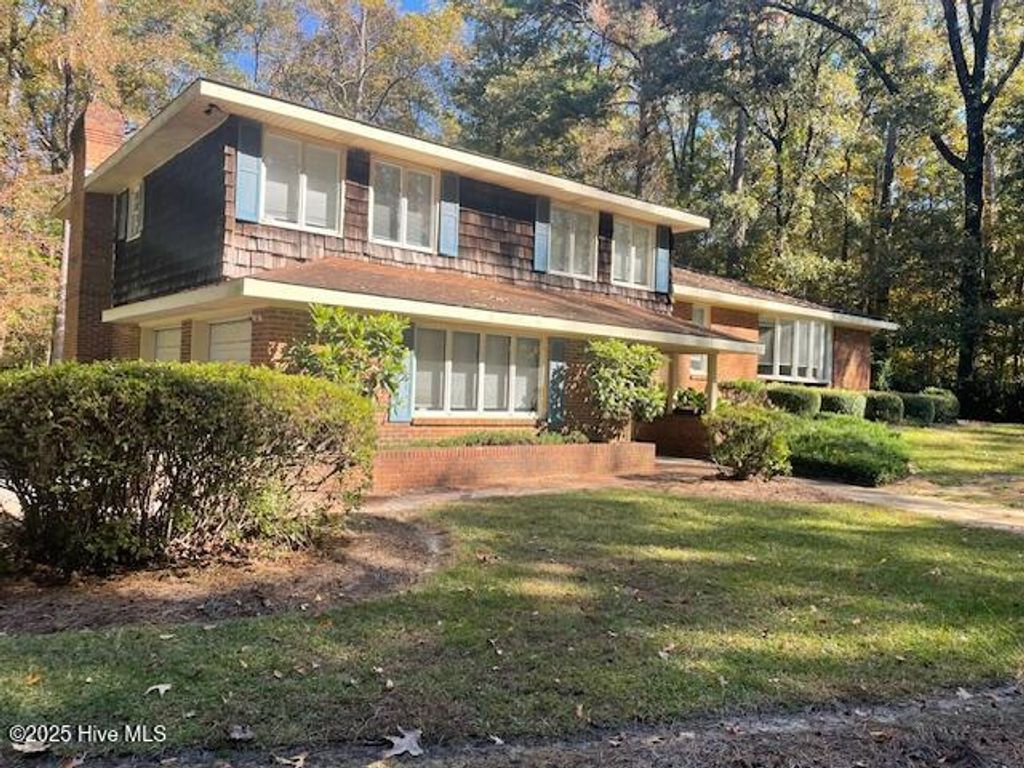 Photo of 504 Scout Lane, Elizabethtown, NC 28337 (MLS # 100543836)