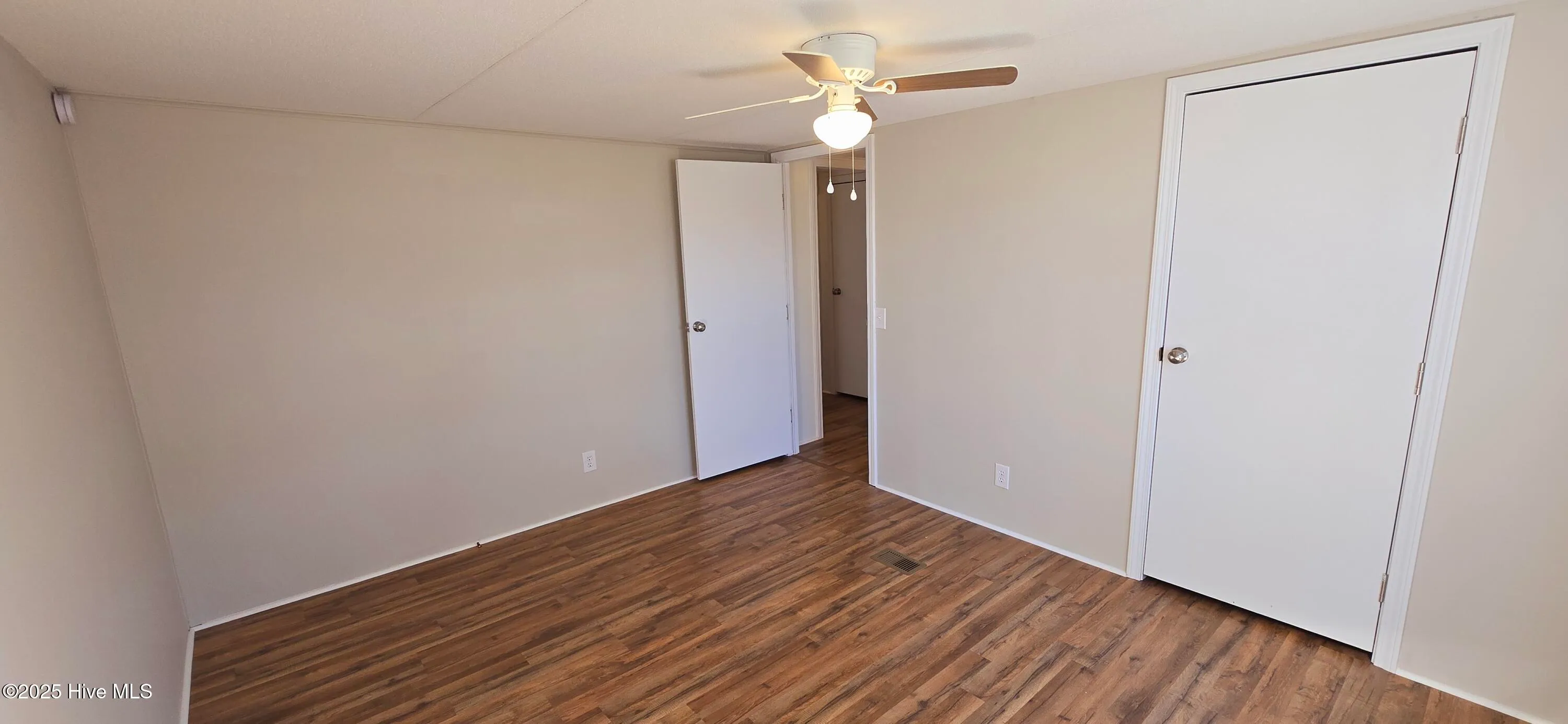 Greenville, North Carolina 27834, United States, 3 Bedrooms Bedrooms, ,2 BathroomsBathrooms,Residential,Pending,77742