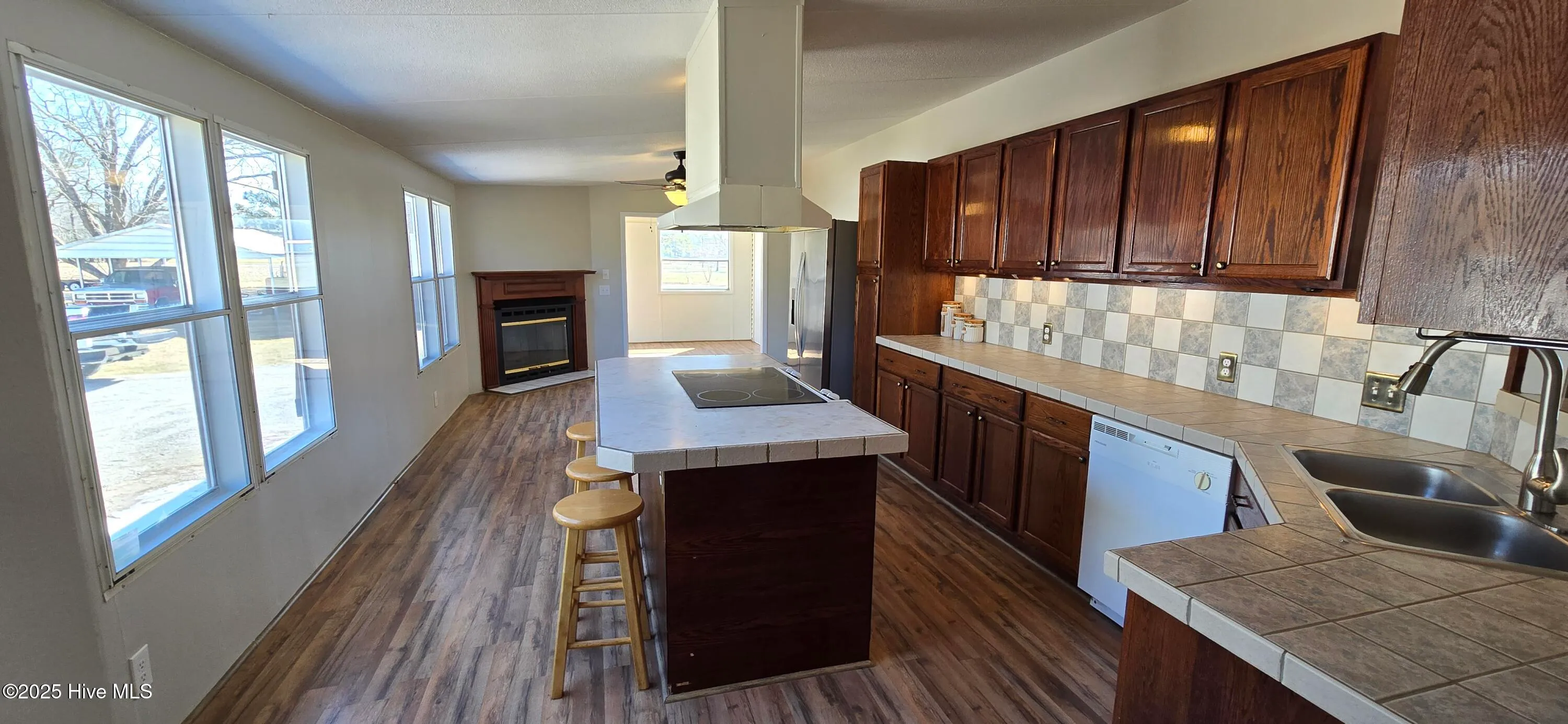 Greenville, North Carolina 27834, United States, 3 Bedrooms Bedrooms, ,2 BathroomsBathrooms,Residential,Pending,77742