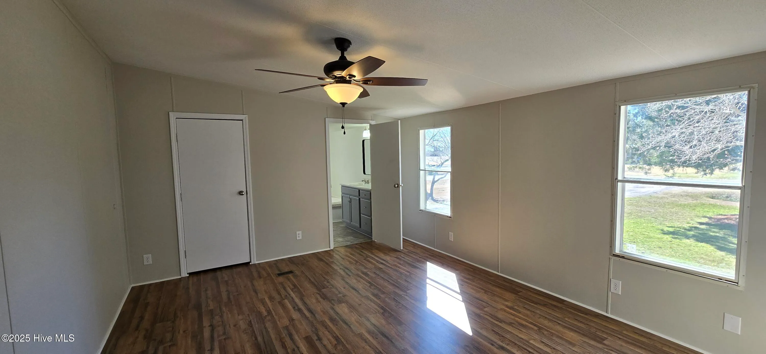 Greenville, North Carolina 27834, United States, 3 Bedrooms Bedrooms, ,2 BathroomsBathrooms,Residential,Pending,77742