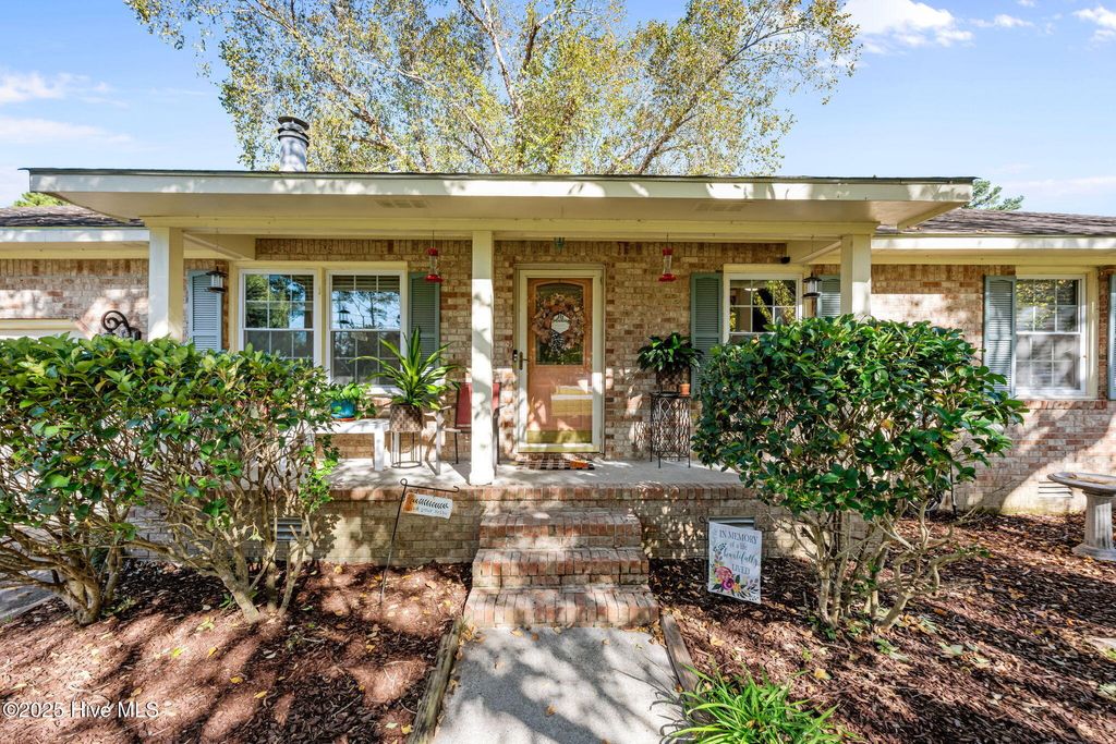 Photo of 600 W Grantham Road, New Bern, NC 28562 (MLS # 100538916)