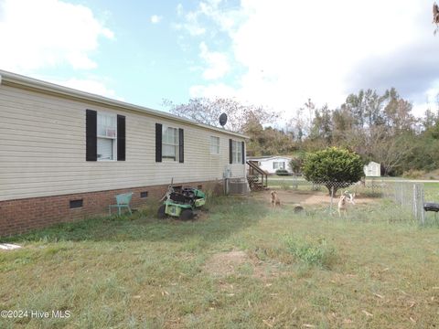 A home in Burgaw