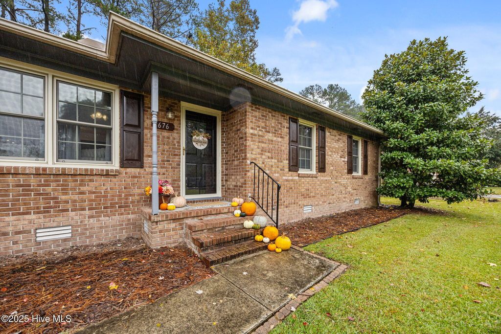 Photo of 676 Circle Drive, Greenville, NC 27858 (MLS # 100538917)