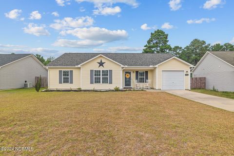 Single Family Residence in Richlands NC 191 Ashbury Park Lane.jpg