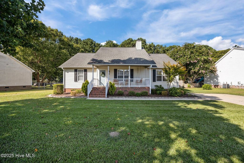 Photo of 605 Huff Drive, Winterville, NC 28590 (MLS # 100522435)
