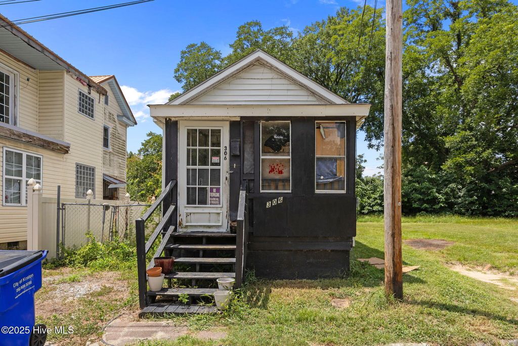 Photo of 306 Short Street, Kinston, NC 28501 (MLS # 100535880)