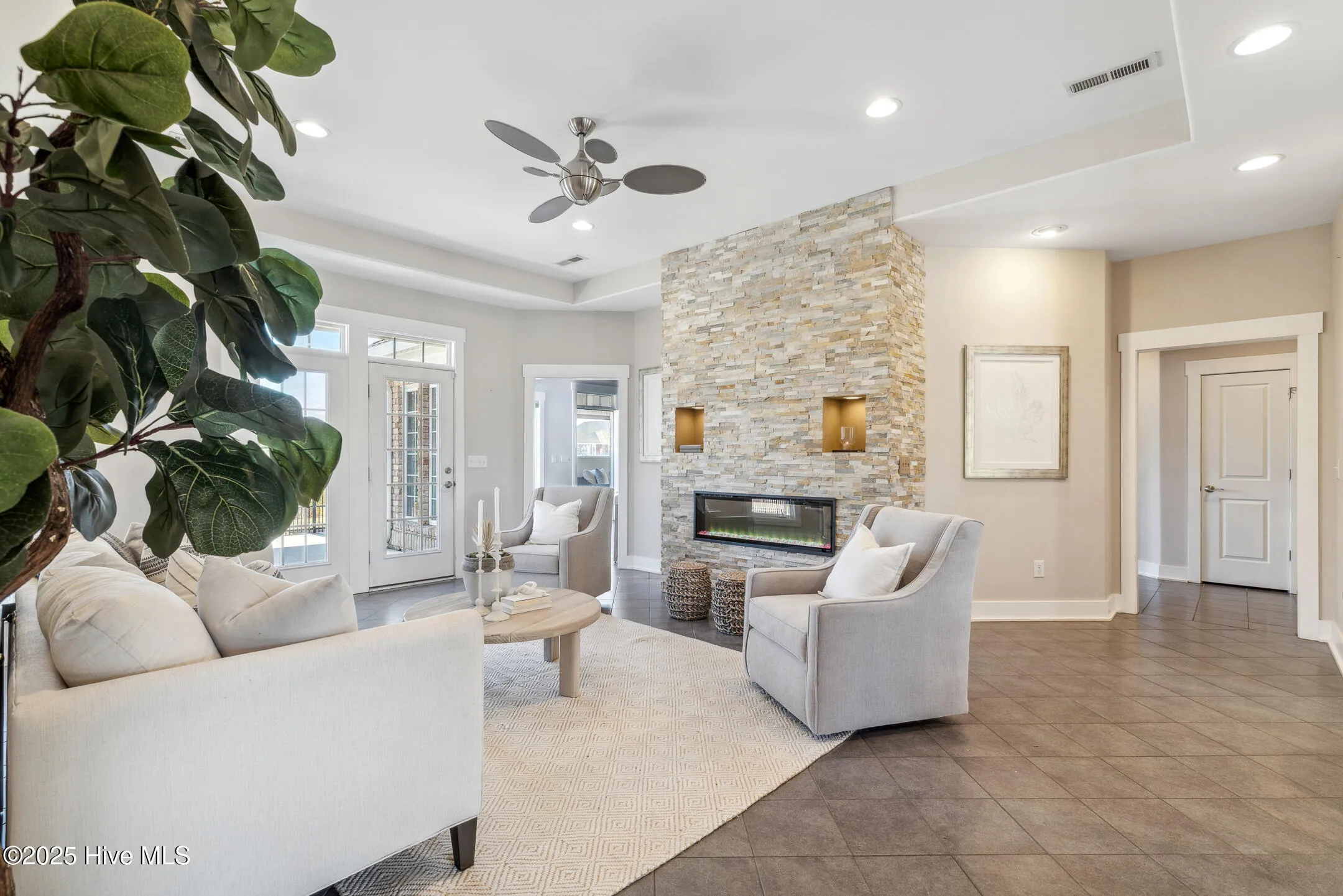 Leland, North Carolina 28451, United States, 4 Bedrooms Bedrooms, ,3 BathroomsBathrooms,Residential,Active,98336