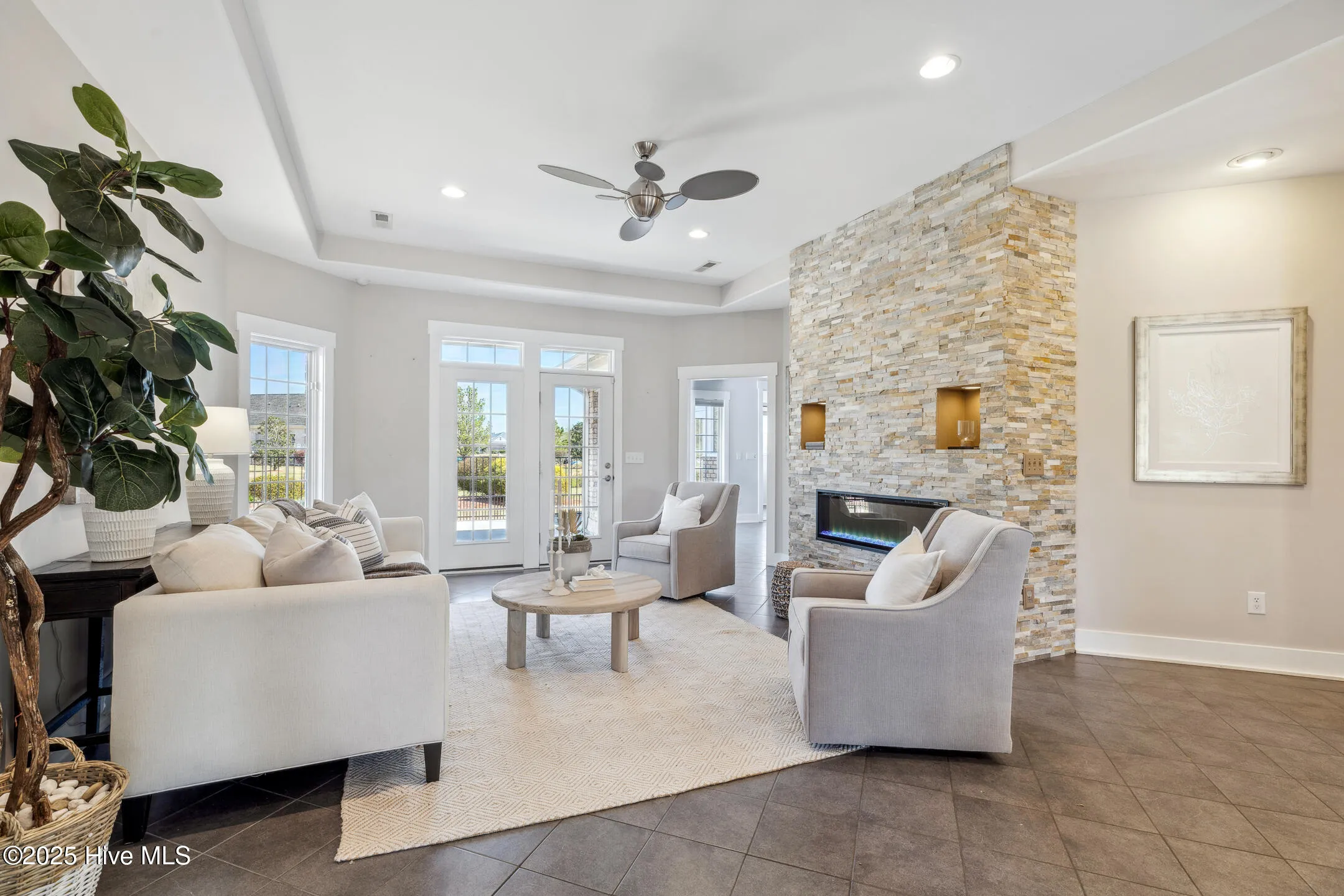 Leland, North Carolina 28451, United States, 4 Bedrooms Bedrooms, ,3 BathroomsBathrooms,Residential,Active,98336