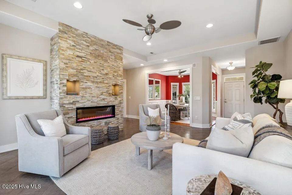 Leland, North Carolina 28451, United States, 4 Bedrooms Bedrooms, ,3 BathroomsBathrooms,Residential,Active,98336