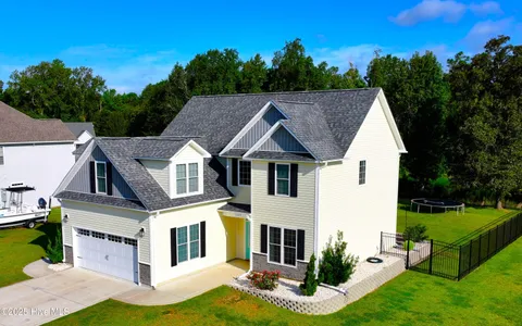 MLS: 100464048