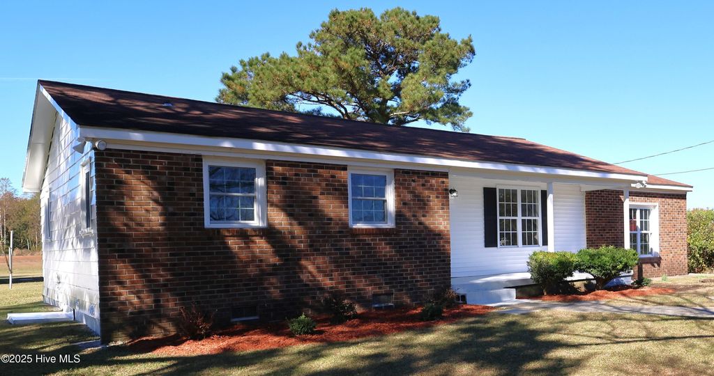 Photo of 1638 Kellum Loop Road, Jacksonville, NC 28546 (MLS # 100539697)