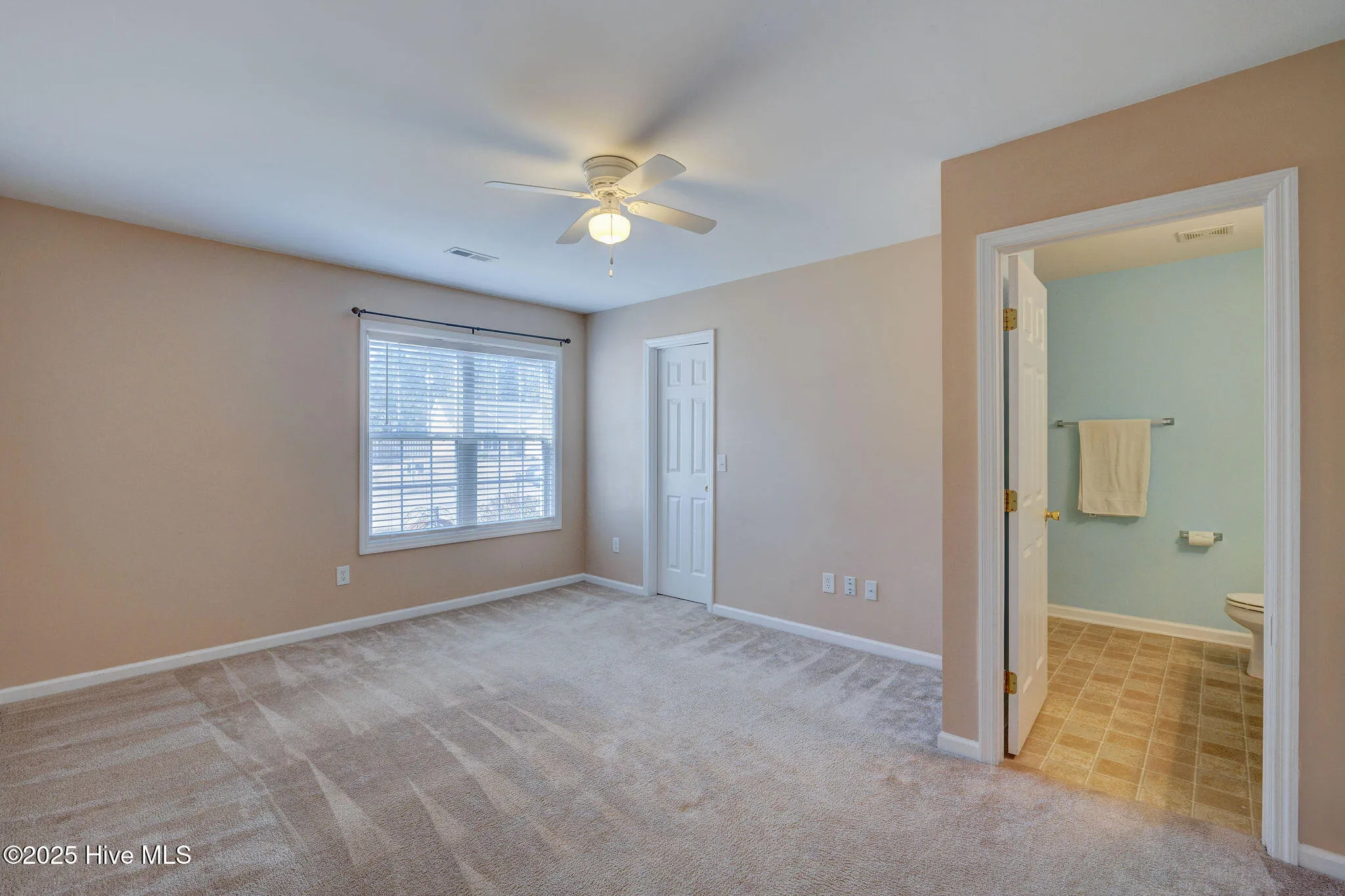 Burgaw, North Carolina 28425, United States, 3 Bedrooms Bedrooms, ,2 BathroomsBathrooms,Residential,Pending,11849