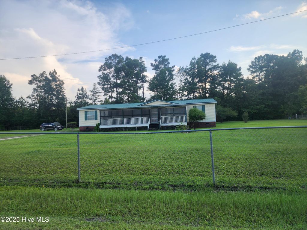 Photo of 585 Sycamore Drive, Burgaw, NC 28425 (MLS # 100523579)