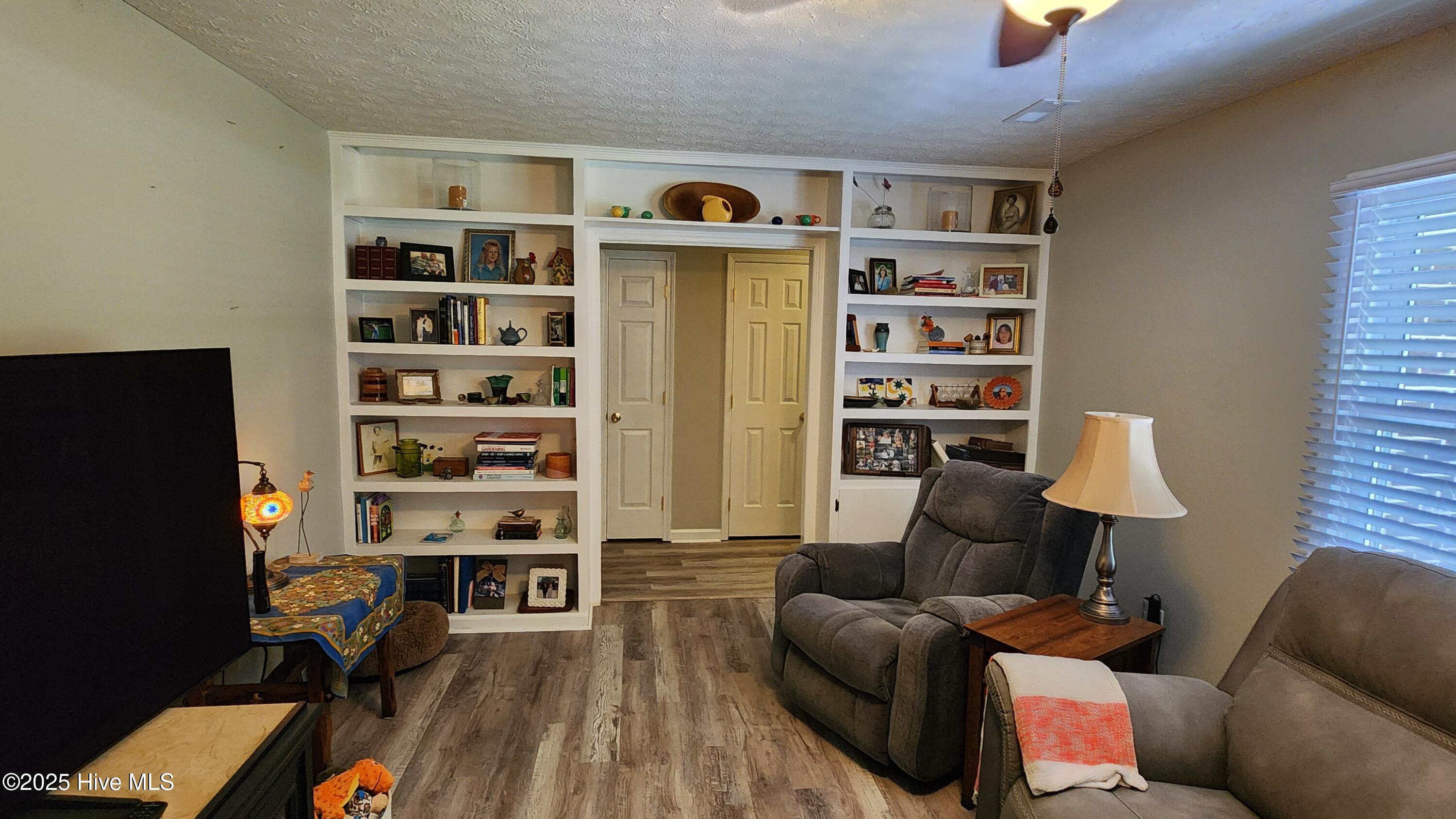 706 Hedrick Boulevard