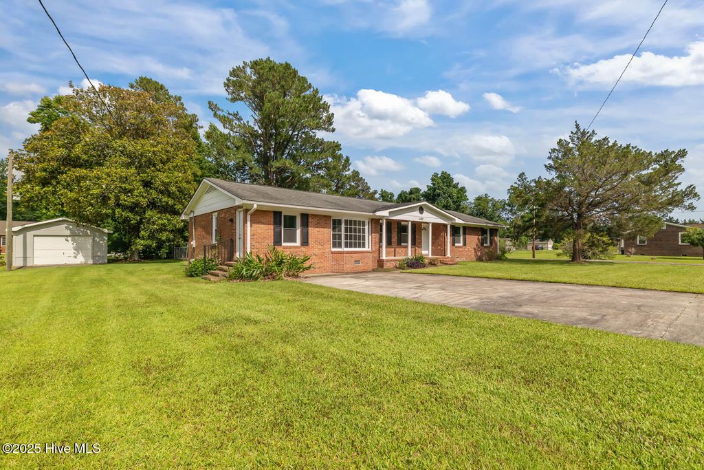 Photo of 1292 Lake Cole Road, Midway Park, NC 28544 (MLS # 100513310)