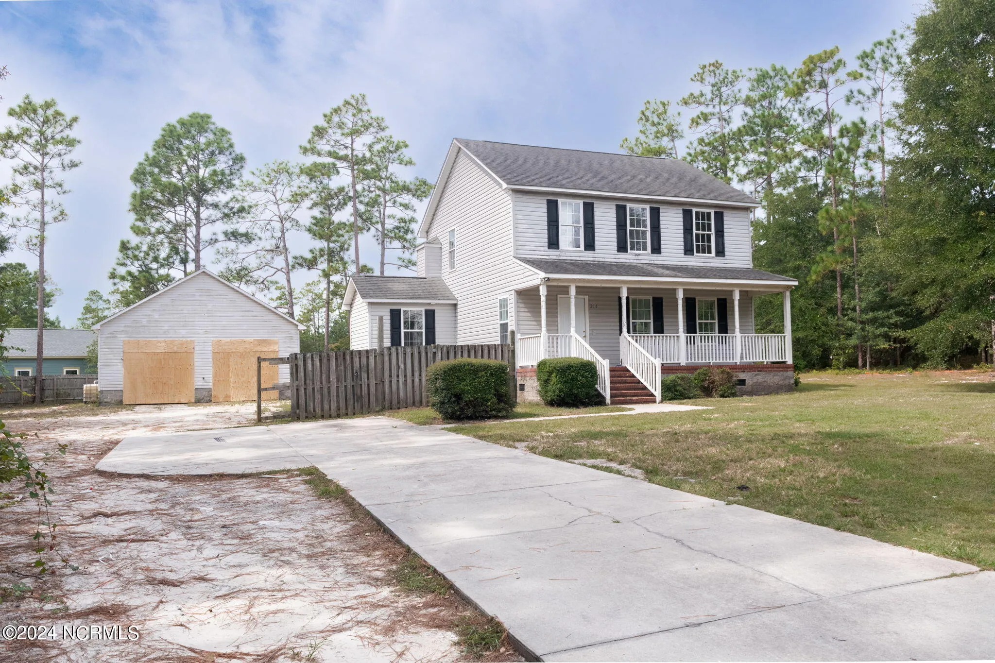 Southport, North Carolina 28461, United States, 3 Bedrooms Bedrooms, ,3 BathroomsBathrooms,Residential,Pending,44025