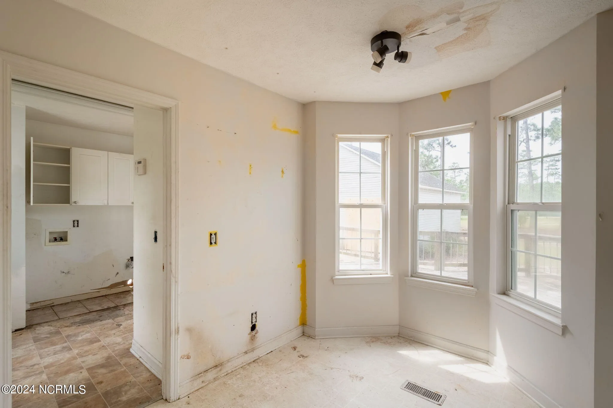 Southport, North Carolina 28461, United States, 3 Bedrooms Bedrooms, ,3 BathroomsBathrooms,Residential,Pending,44025