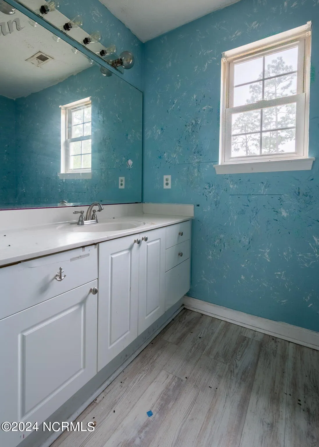 Southport, North Carolina 28461, United States, 3 Bedrooms Bedrooms, ,3 BathroomsBathrooms,Residential,Pending,44025