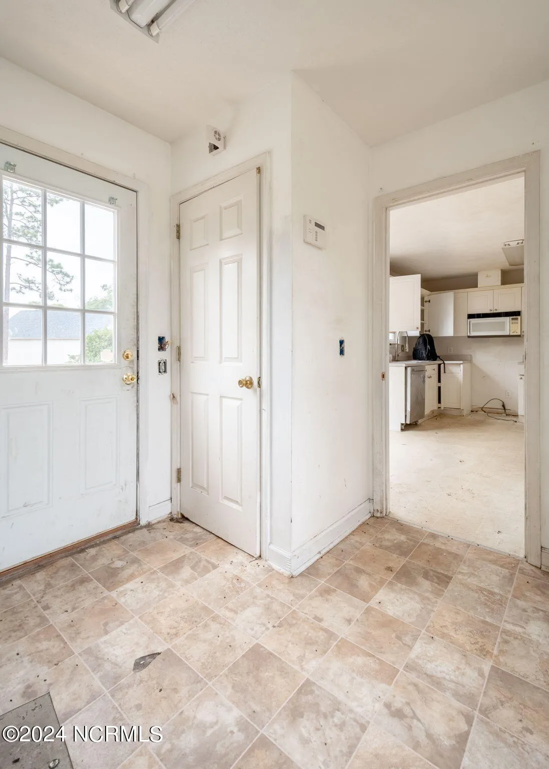 Southport, North Carolina 28461, United States, 3 Bedrooms Bedrooms, ,3 BathroomsBathrooms,Residential,Pending,44025