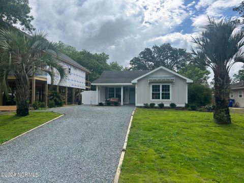 A home in Oak Island