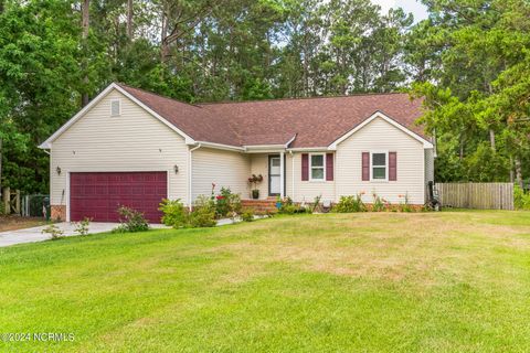 Single Family Residence in Hubert NC 828 Wood Creek Drive.jpg