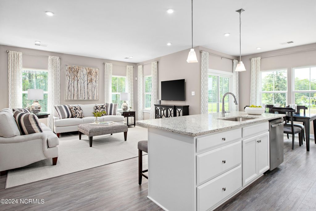 Photo of 4150 Farmfield Drive, Navassa, NC 28451 (MLS # 100522569)