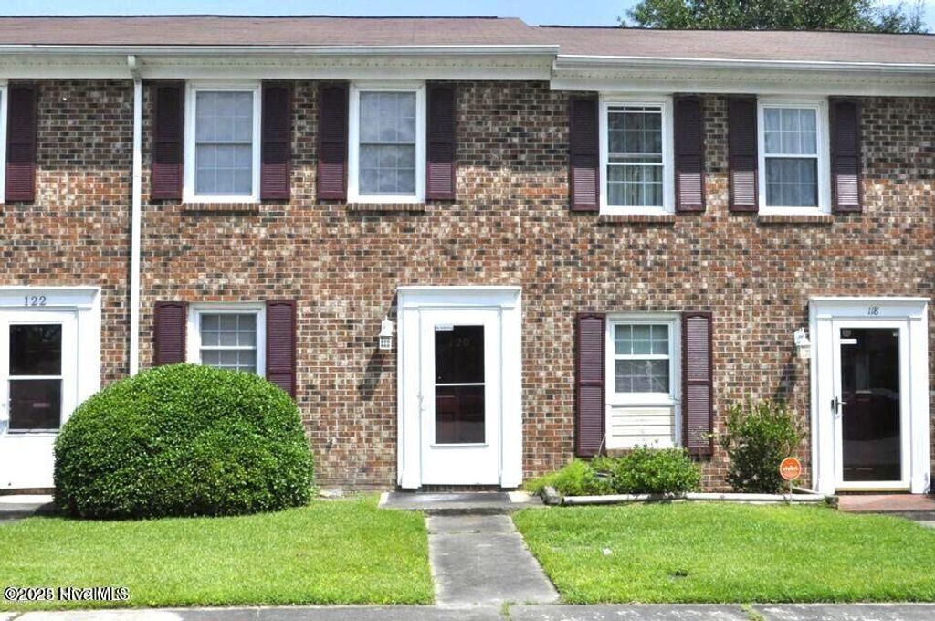 Photo of 120 King George Court, Jacksonville, NC 28546 (MLS # 100532098)