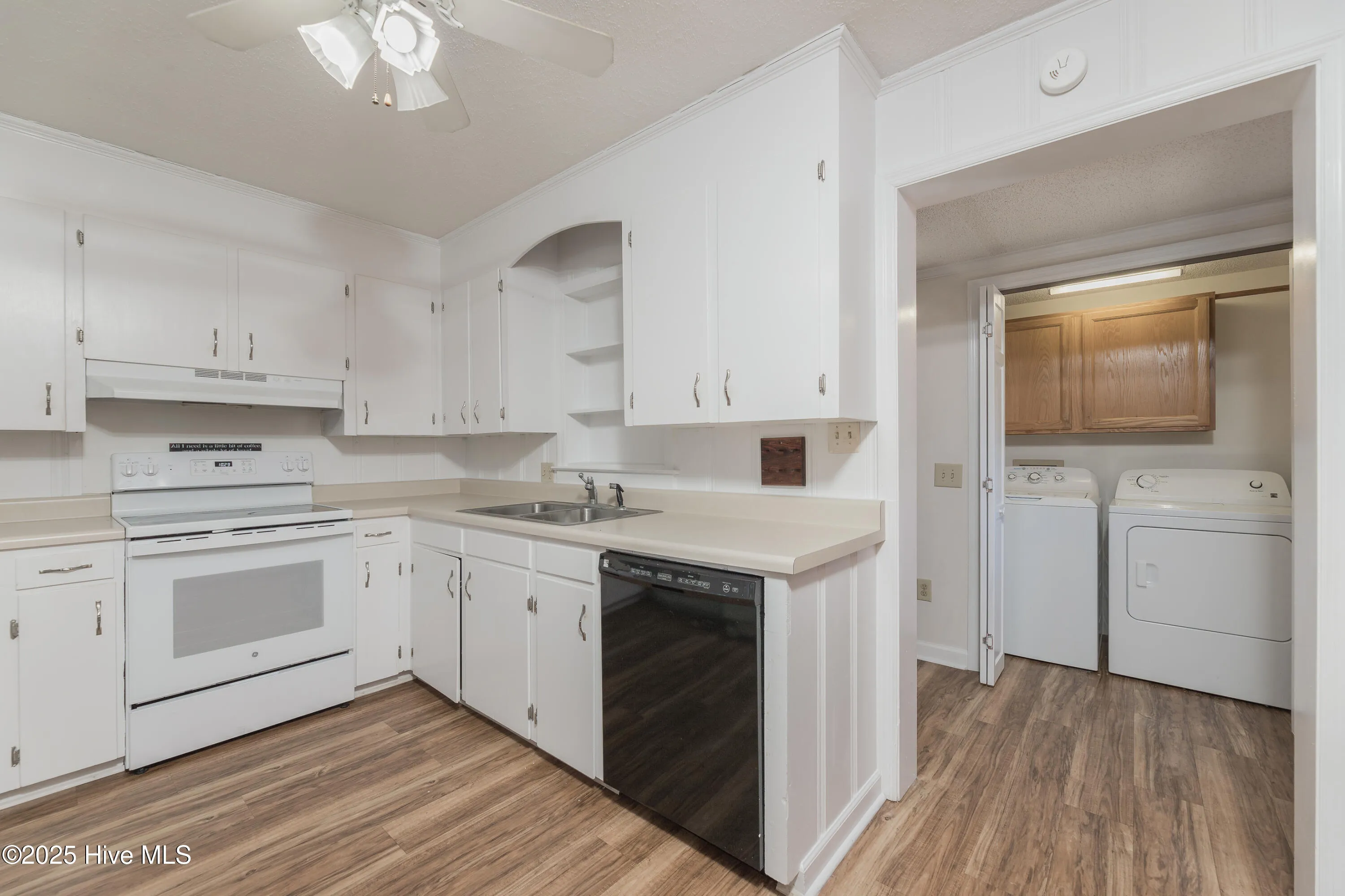 Wallace, North Carolina 28466, United States, 3 Bedrooms Bedrooms, ,3 BathroomsBathrooms,Residential,Active,2400