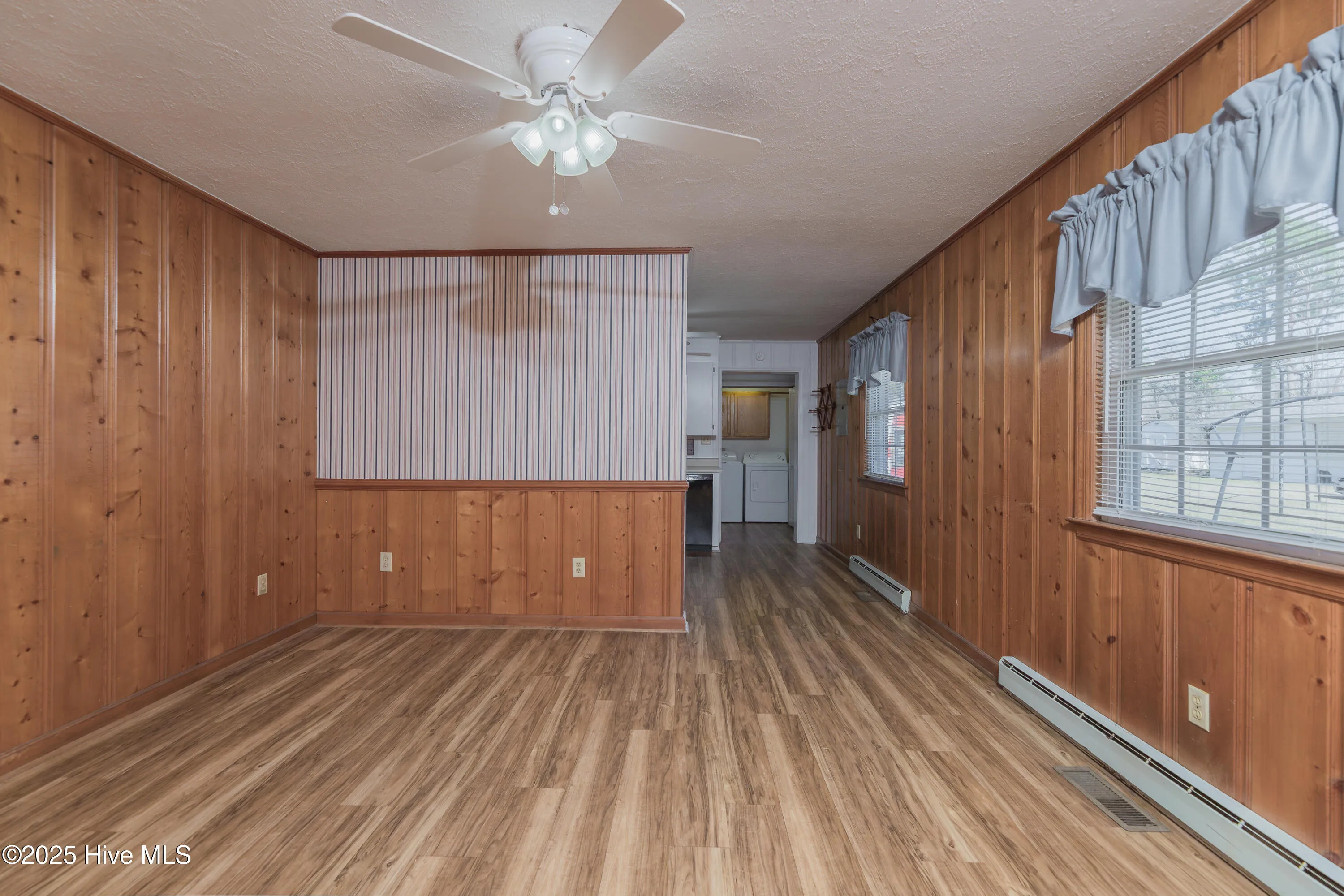 Wallace, North Carolina 28466, United States, 3 Bedrooms Bedrooms, ,3 BathroomsBathrooms,Residential,Active,2400