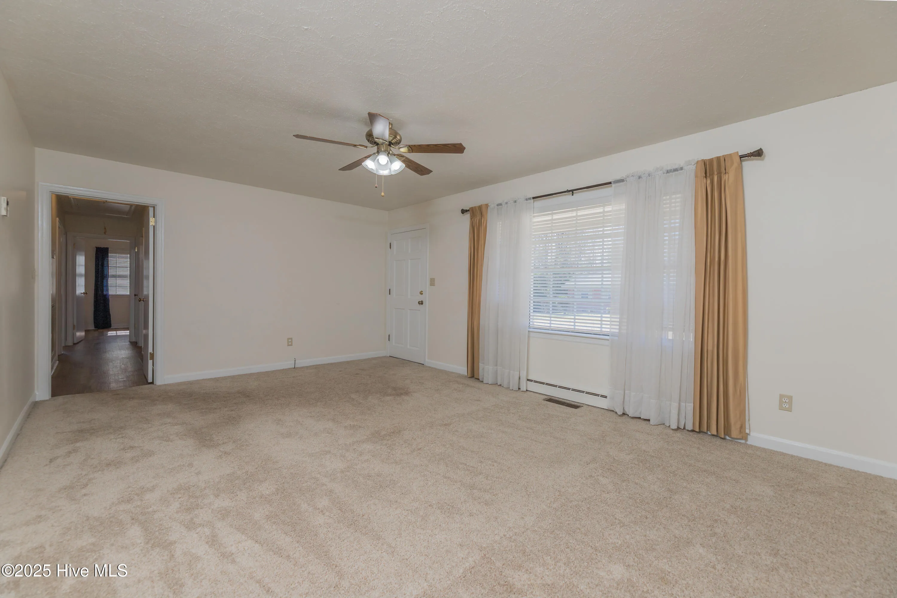 Wallace, North Carolina 28466, United States, 3 Bedrooms Bedrooms, ,3 BathroomsBathrooms,Residential,Active,2400